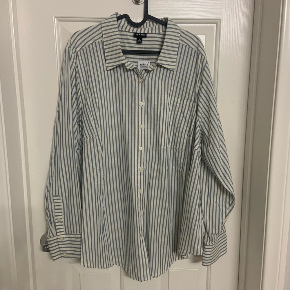 Torrid Striped Button Down Shirt Collar Long Sleeve Blue White Pocket 2X NWT